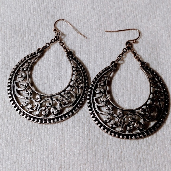✨4/$20✨ PREMIER DESIGNS Crescent Earrings - Picture 1 of 4